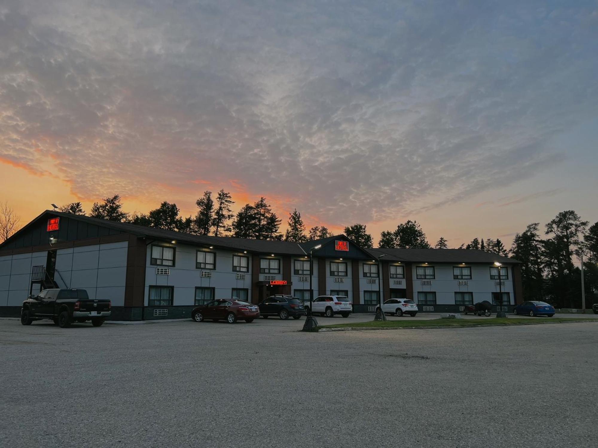 Hwy 17 Hotel Wawa Bagian luar foto